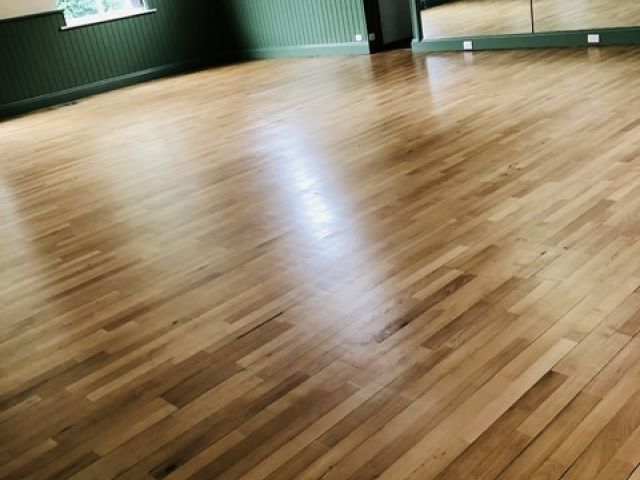 classic-floor-cleaning (27)-kireth-ai